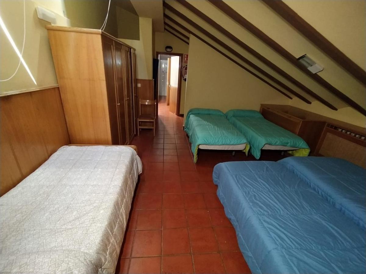Albergue De Nuestra Senora Carrasquedo Granon Buitenkant foto