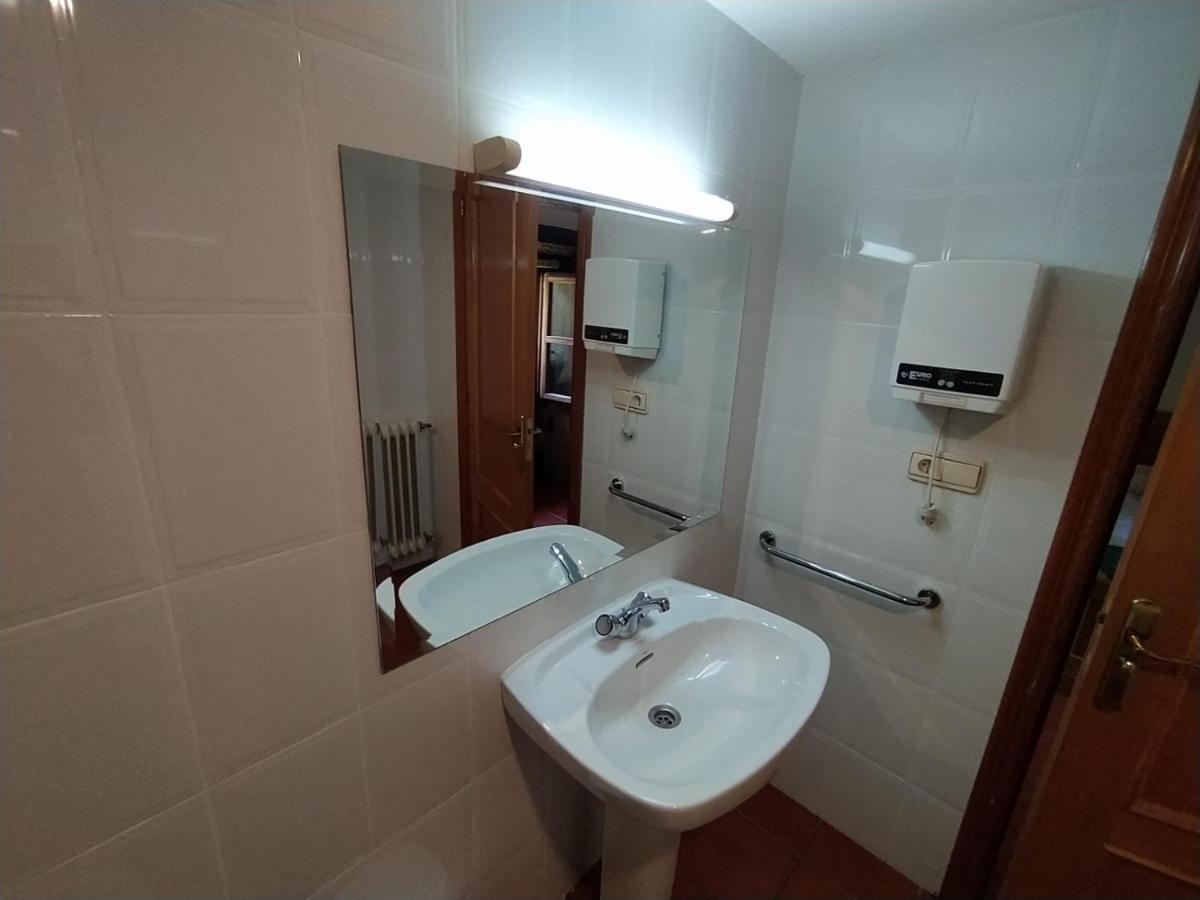 Albergue De Nuestra Senora Carrasquedo Granon Buitenkant foto