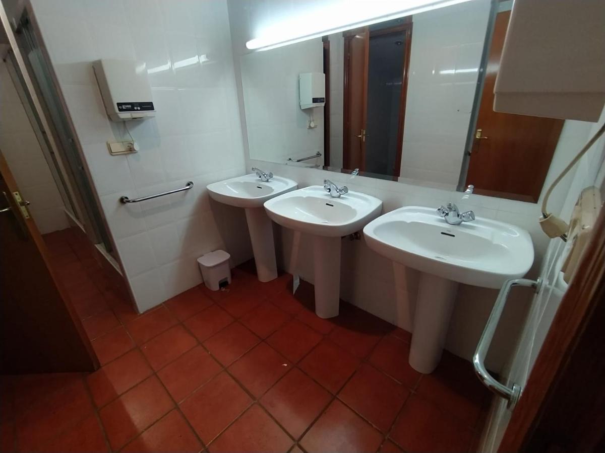 Albergue De Nuestra Senora Carrasquedo Granon Buitenkant foto